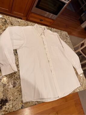 Mens Van Heusen White Long-Sleeve Button-Down